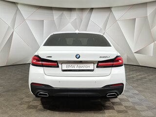 2021 BMW 5 серии 530d xDrive VII (G30/G31/G38) Рестайлинг, белый, 4469000 рублей, вид 4