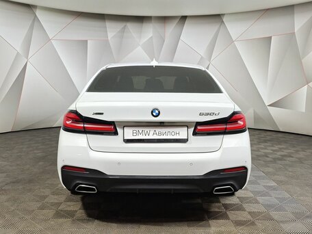 2021 BMW 5 серии 530d xDrive VII (G30/G31/G38) Рестайлинг, белый, 4699000 рублей, вид 4