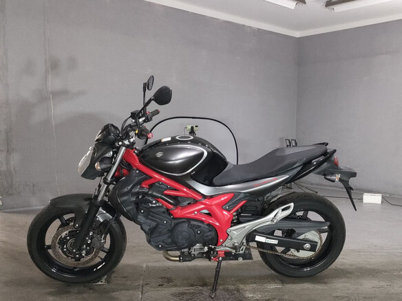 2015 Suzuki SFV 400 Gladius, красный, 340000 рублей - вид 1
