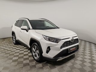 2020 Toyota RAV4 V (XA50), белый, 2649000 рублей, вид 3