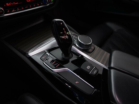 2017 BMW 5 серии 530d xDrive VII (G30/G31/G38), серый - вид 15