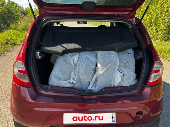 2012 Renault Sandero I, красный - вид 9