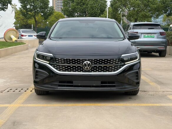 2022 Volkswagen Passat B8 Рестайлинг, чёрный - вид 1