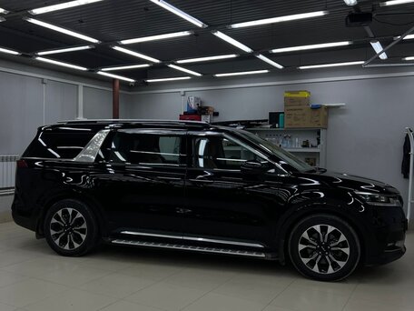 2021 Kia Carnival IV, чёрный, 4600000 рублей, вид 4