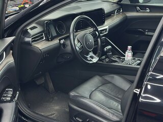 2021 Kia K5 III, чёрный, 2200000 рублей, вид 5