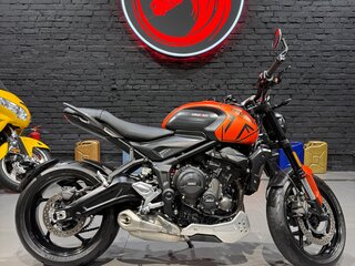 2022 Triumph Trident 660, оранжевый, 785000 рублей, вид 4