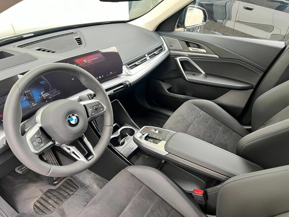 2026 BMW X1 Long 25Li xDrive III (U11/U12), чёрный, 6090000 рублей - вид 1