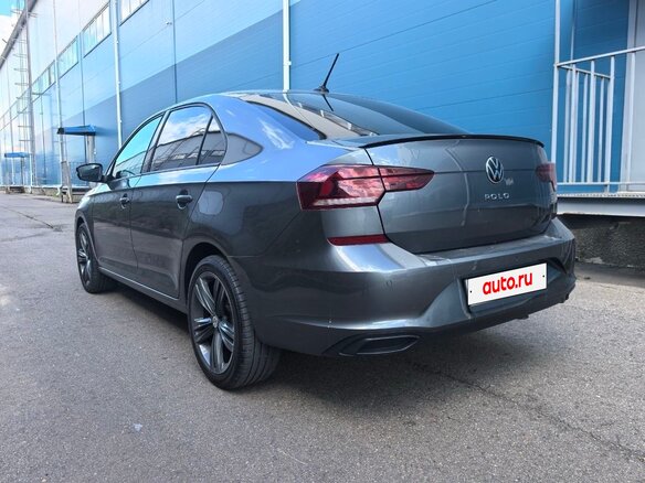 2021 Volkswagen Polo VI, серый, 1600000 рублей - вид 5