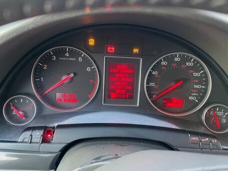 2002 Audi A4 II (B6), серый, вид 5
