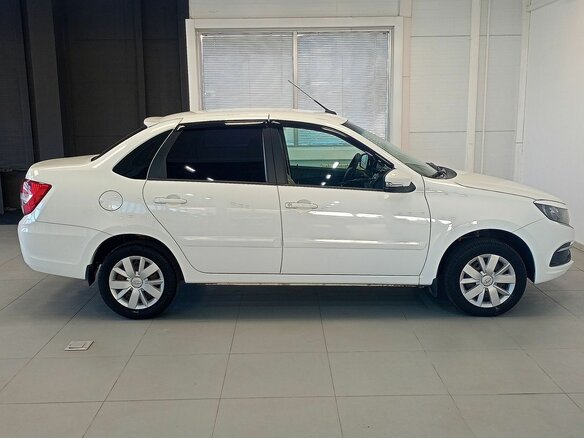 2021 Lada (ВАЗ) Granta I Рестайлинг, белый, 750000 рублей - вид 8