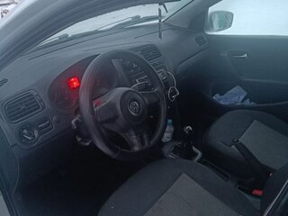 2014 Volkswagen Polo V, белый, 400000 рублей, вид 4