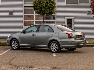 2007 Toyota Avensis II Рестайлинг, серебристый, 795000 рублей, вид 4