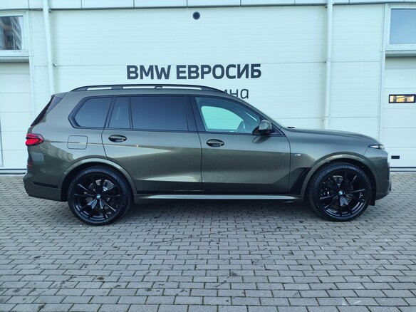 2026 BMW X7 40d I (G07) Рестайлинг, зелёный, 17349000 рублей - вид 5