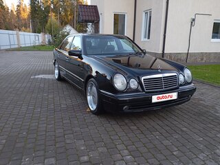 1998 Mercedes-Benz E-Класс 320 II (W210, S210), чёрный, 750000 рублей, вид 3