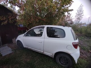 1999 Toyota Vitz I (P10), белый, 250000 рублей, вид 4