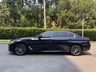2023 BMW 5 серии Long 525Li VII (G30/G31/G38) Рестайлинг, чёрный, 4964000 рублей, вид 3