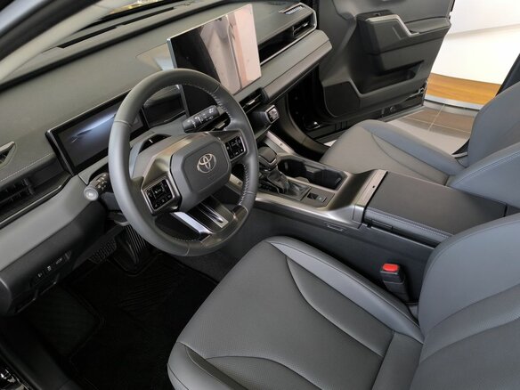 2026 Toyota RAV4 V (XA50), чёрный, 4690000 рублей - вид 6