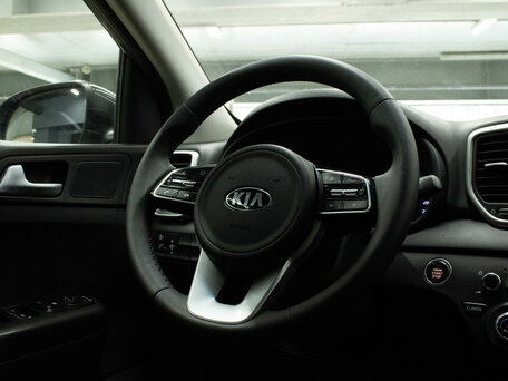 2020 Kia Sportage IV Рестайлинг, серый, 2495000 рублей, вид 5