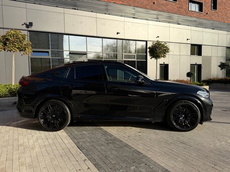 2021 BMW X6 M Competition III (F96), чёрный, 11000000 рублей, вид 3