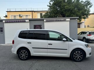2011 Volkswagen Touran I Рестайлинг 2, белый, 1100000 рублей, вид 3