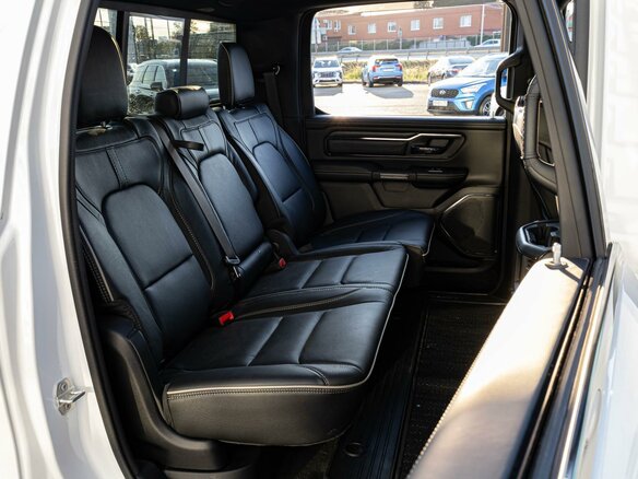 2022 Ram 1500 Crew Cab V, белый, 7950000 рублей - вид 8