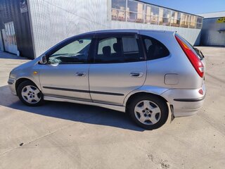 1999 Nissan Tino, серебристый, 320000 рублей, вид 2
