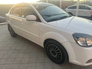 2009 Kia Rio II Рестайлинг, белый, 600000 рублей, вид 2