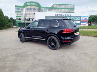 2010 Volkswagen Touareg II, чёрный, 1520000 рублей, вид 5