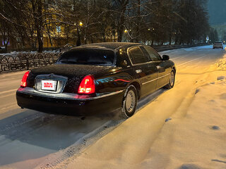2001 Lincoln Town Car III, чёрный, 1900000 рублей, вид 2