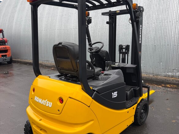 2007 Komatsu FB, жёлтый, 870000 рублей - вид 1