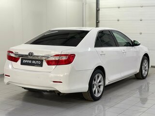 2013 Toyota Camry VII (XV50), белый, 1479000 рублей, вид 4