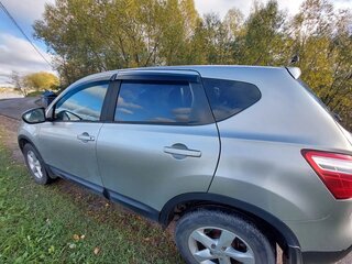 2011 Nissan Qashqai I Рестайлинг, серебристый, 800000 рублей, вид 4