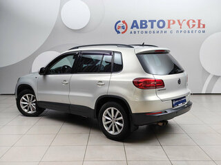 2015 Volkswagen Tiguan I Рестайлинг, серебристый, 1271000 рублей, вид 2