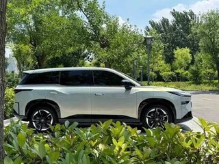 2026 Toyota bZ3X 58.3 kWh, серебристый, 2600000 рублей, вид 4
