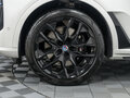 2023 BMW X7 40d I (G07) Рестайлинг, белый, 11590000 рублей - вид 2