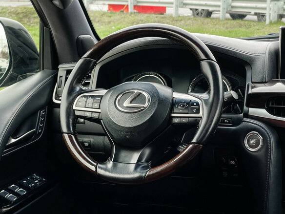 2017 Lexus LX 570 III Рестайлинг 2, чёрный, 6890000 рублей - вид 13