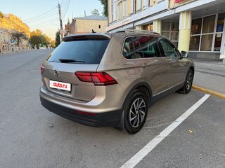 2018 Volkswagen Tiguan II, бежевый, 2400000 рублей, вид 4