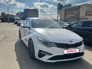 2019 Kia Optima IV Рестайлинг, белый, 930000 рублей, вид 2