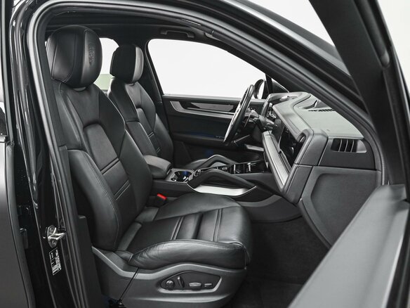 2024 Porsche Cayenne III Рестайлинг, чёрный, 16350000 рублей - вид 9