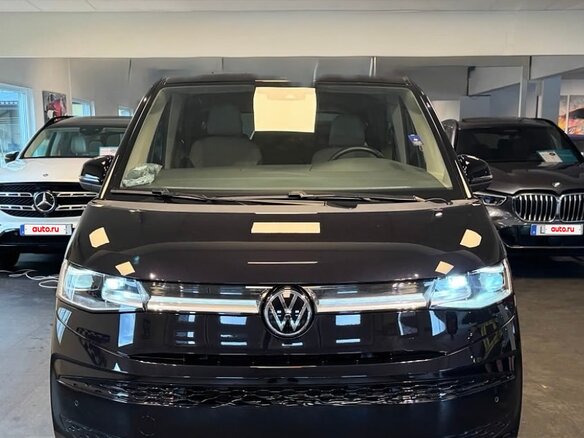2023 Volkswagen Multivan Long T7, чёрный, 5650000 рублей - вид 1