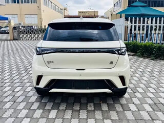 2024 BYD Dolphin 44.9 kWh I, белый, 1100001 рублей, вид 4