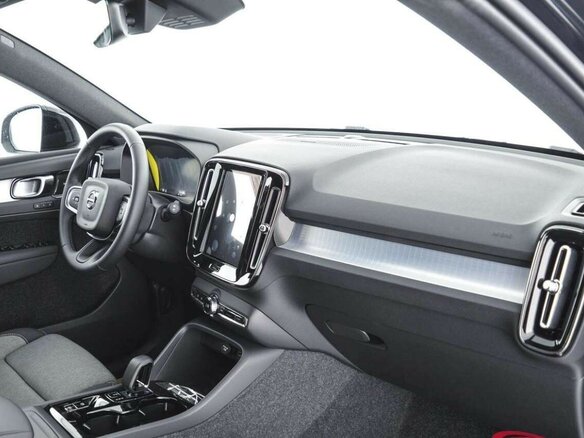 2026 Volvo XC40 I Рестайлинг, чёрный, 4670000 рублей - вид 10