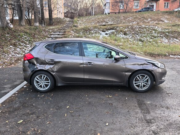 2013 Kia Ceed II, коричневый, 675000 рублей - вид 3
