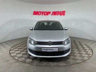 2013 Volkswagen Polo V, серебристый, 815000 рублей, вид 2