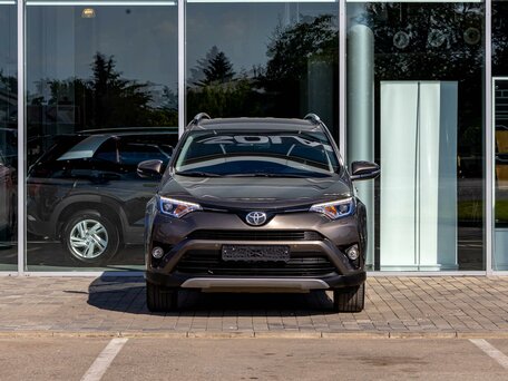 2017 Toyota RAV4 IV (XA40) Рестайлинг, коричневый, 1875000 рублей, вид 2