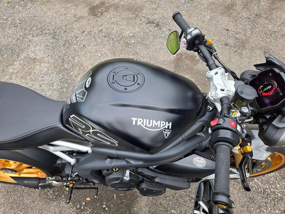 2021 Triumph Speed Triple, чёрный, 1200000 рублей - вид 13