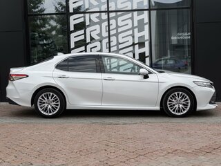 2019 Toyota Camry VIII (XV70), белый, 2835000 рублей, вид 5