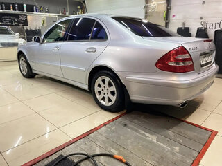 2005 Mercedes-Benz E-Класс 200 III (W211, S211), серебристый, 780000 рублей, вид 4