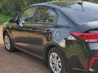2017 Kia Rio IV, чёрный, 1149000 рублей, вид 3