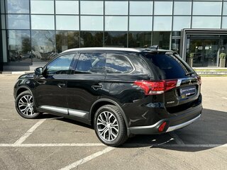 2018 Mitsubishi Outlander III Рестайлинг 2, чёрный, 1665000 рублей, вид 2